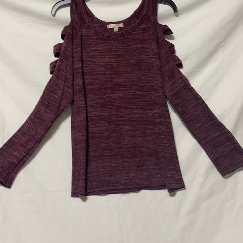 Open shoulder long sleeve polyester/Rayon top